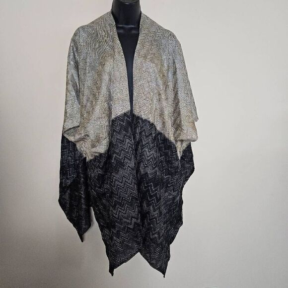 NWT Vince Camuto Shimmery Kimono - Picture 1 of 8